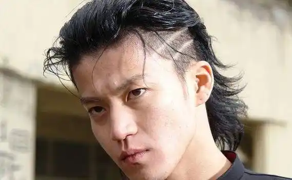 小栗旬当年柔情脸蛋超圈粉,39岁晋升魅力娱乐公司社长近况太帅气_电影