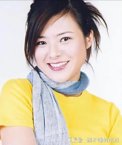 陈辰罕晒全家福,41岁高龄生子,与小3岁老公似姐弟|丁克|父母|程雷