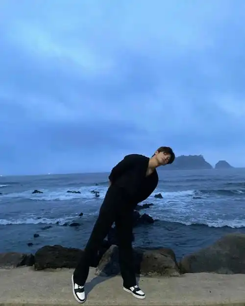 徐仁国  #徐仁国壁纸 #徐仁国海边照片