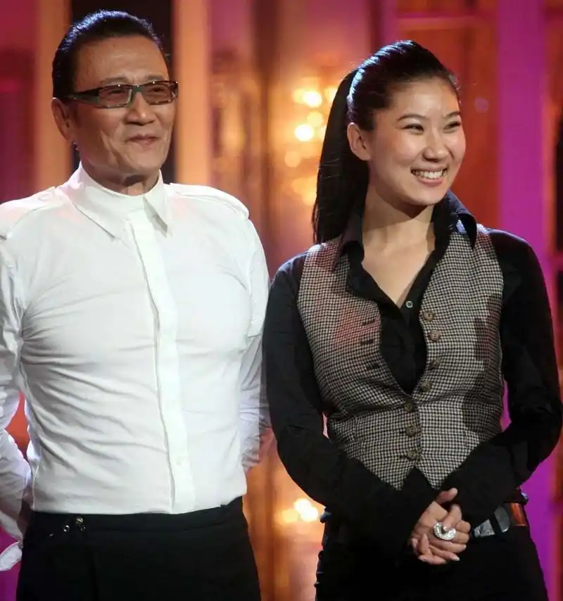 与谢贤在一起12年,coco仅得到2000万分手费,谢贤却表示没碰过她