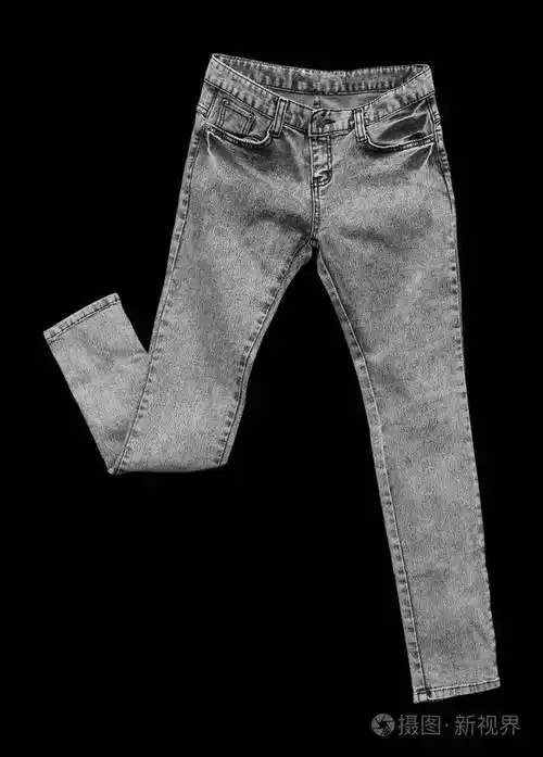 孤立在黑色背景上的牛仔裤