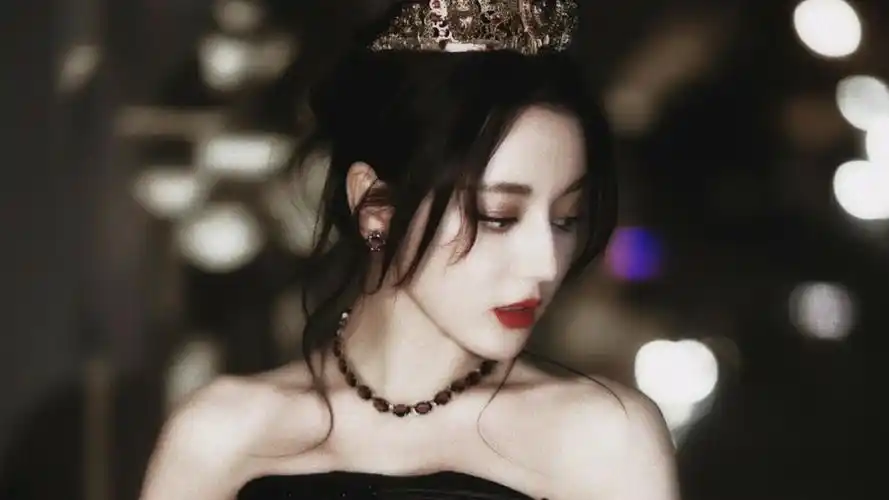 迪丽热巴米兰之行全记录混剪