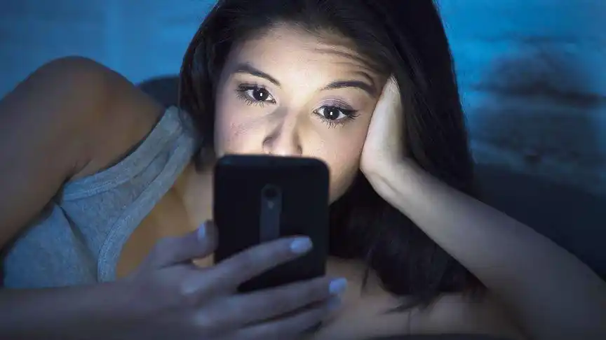 过年熬夜皮肤差怎么办?