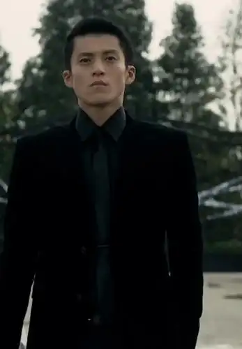 鲁邦三世真人版小栗旬扮演的鲁邦是什么头型?