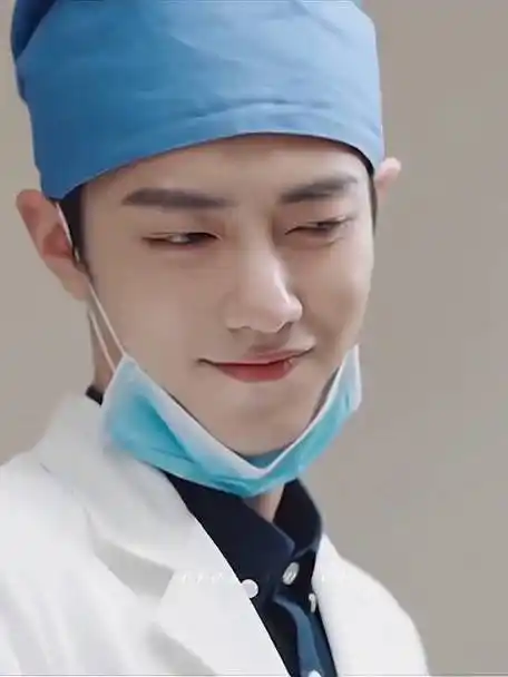 好喜欢这里,笑容太温柔了顾医生#肖战#大姑娘12138的微博视频