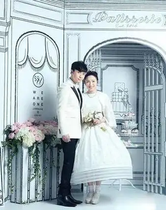 古巨基娶相伴23年经纪人52岁妻子低调生子一家三口幸福美满