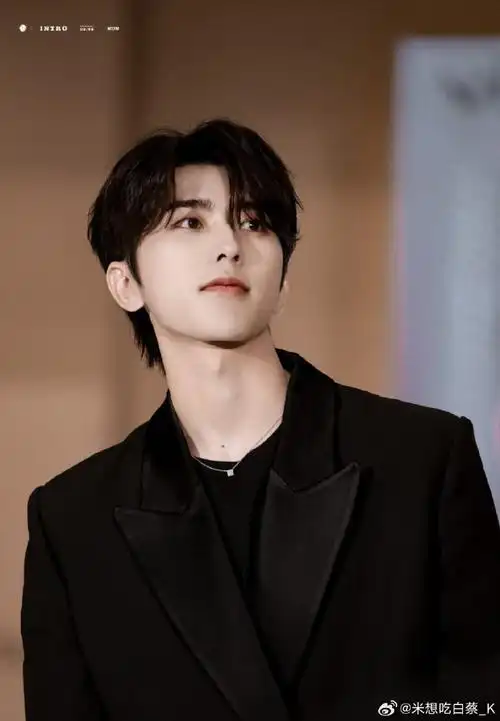 蔡徐坤##蔡徐坤avia全球品牌代言人