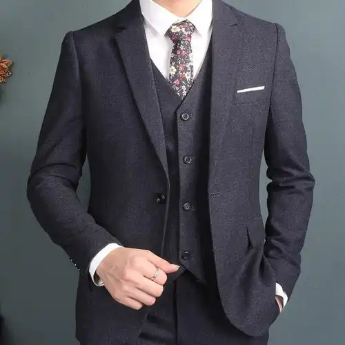 男人都是可以穿西装的,只要你选择对了适合自己的西服款式,那你就是最