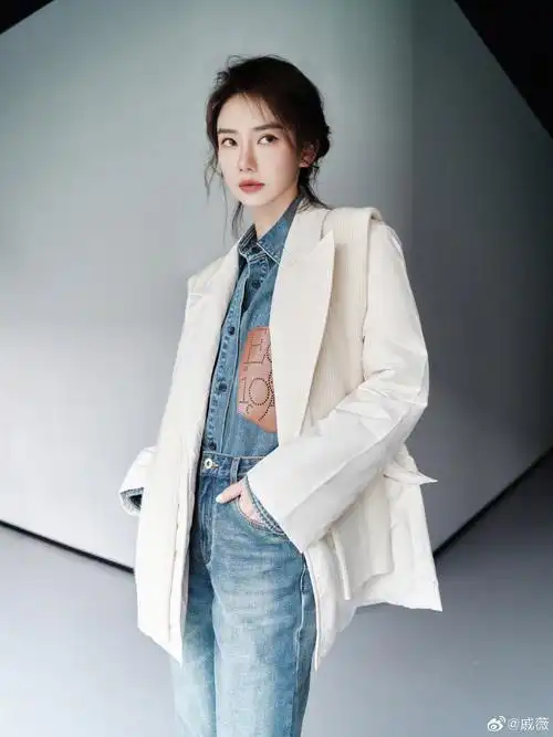 来怼个脸##戚薇时尚图鉴