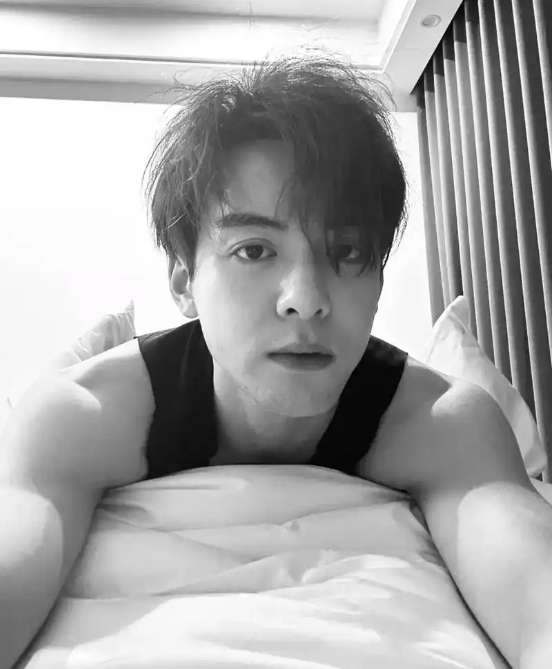 他好像知道自己很帅#曾舜晞 #我可能遇到了救星  谁还没有被 - 抖音