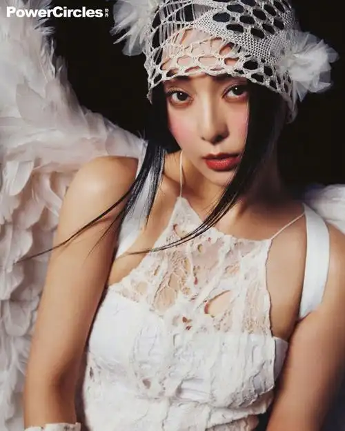 范冰冰登上势界powercircles11月刊封面一展风采