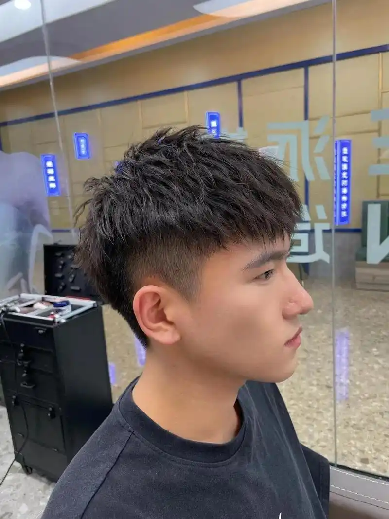 男生摩根烟花烫烫|||男生发型 男生烫发 摩根烫 男生气垫烫