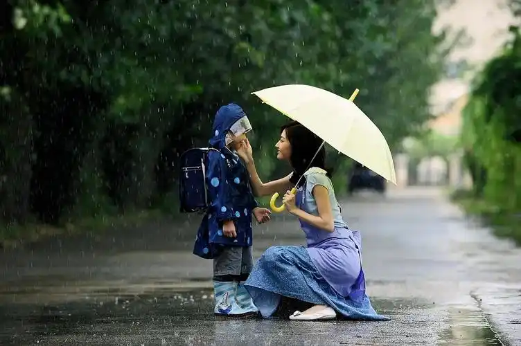 人人都有一位伟大的母亲,母爱是无私的,在我们拥有母爱时,请珍惜