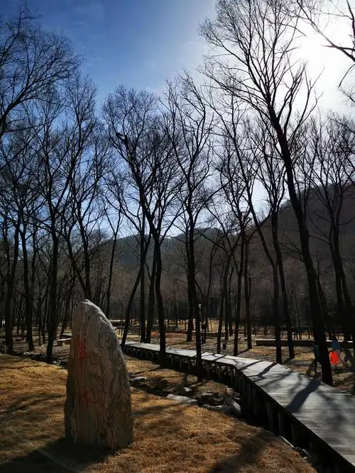 控制了,北京郊区可以疯跑啦,到全年开放的延庆九眼楼风景区瞅瞅去