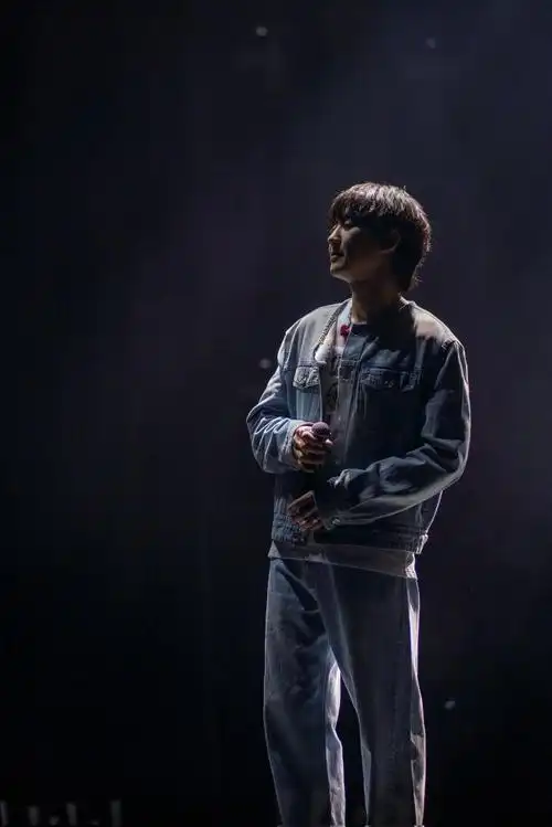 朴灿烈超话 240303 kpopstarzlive 推特 更新 灿烈 相关图片13p 97