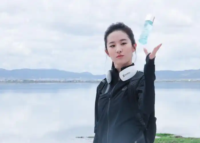 [百度菲吧]温碧泉广告拍摄独家花絮照片 00 刘亦菲水晶之家