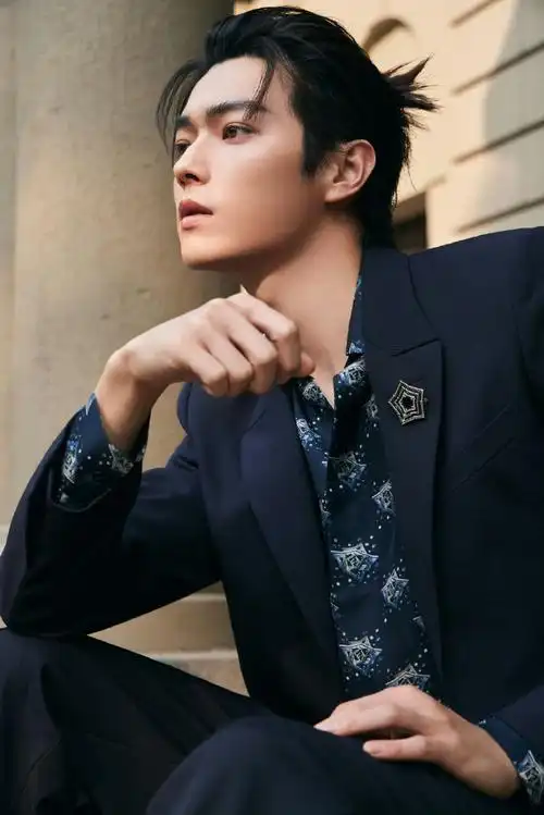 许凯扎了小辫儿