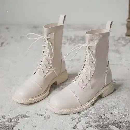 潮牌真皮白色粗跟马丁靴女2021秋冬新款百搭英伦风短筒系带单靴