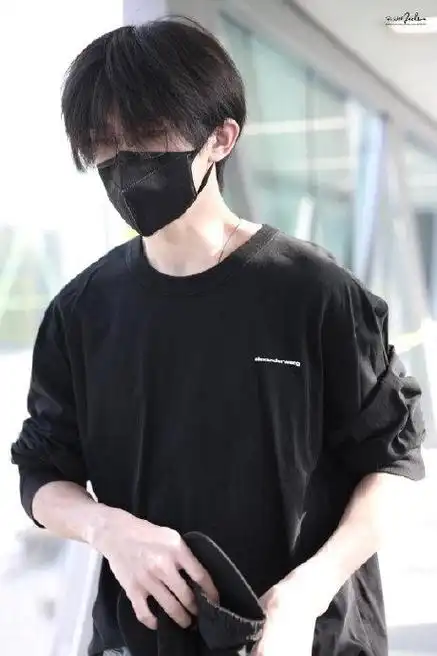 谁懂啊每次看到顺毛素颜的千玺都会秒变妈粉