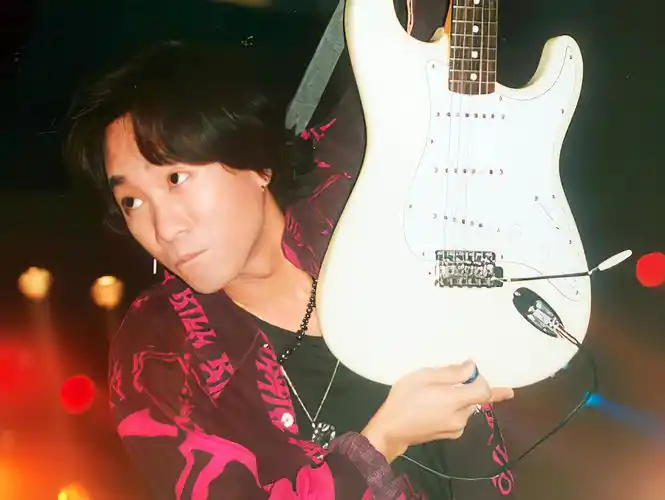 p>黄家驹(1962年6月10日—1993年6月30日),出生于中国香港,祖籍广东