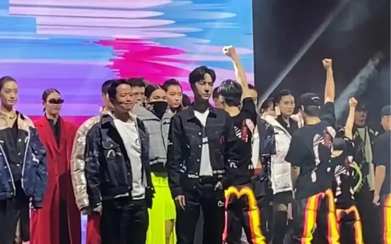 和王一博宋茜以及众多rapper& dancer一起看秀是什么样的体验?