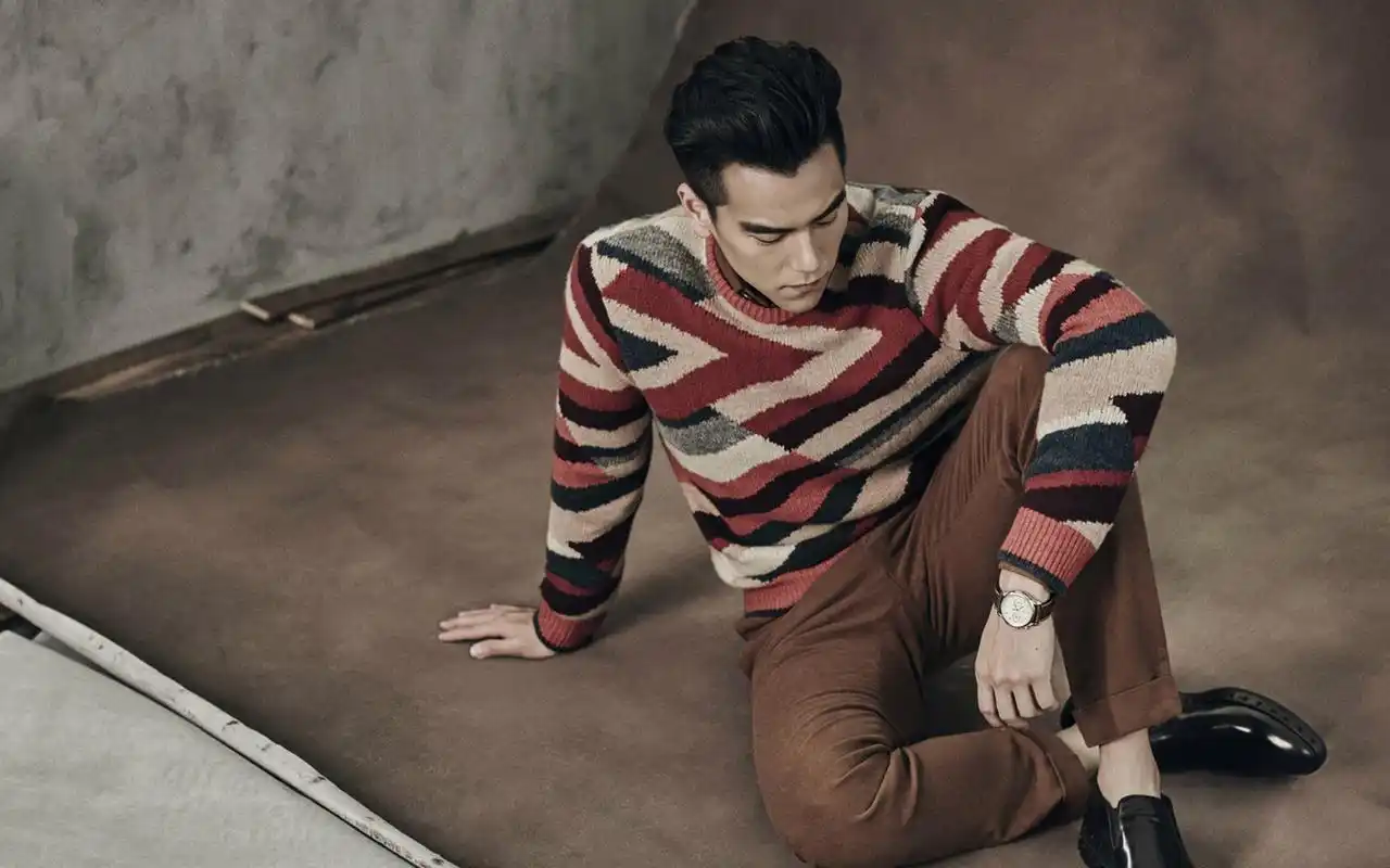 型男彭于晏早秋时尚写真图片桌面壁纸