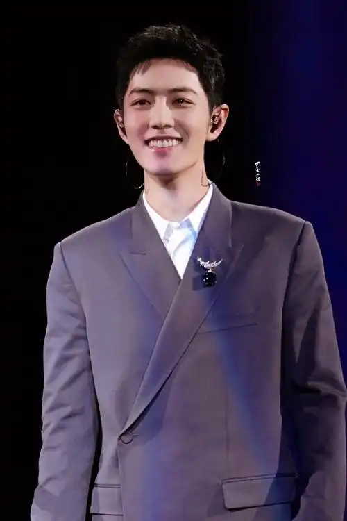 肖战#星光大赏舞台 肖战笑容合集只要肖战多笑笑世界就不会太糟#肖战