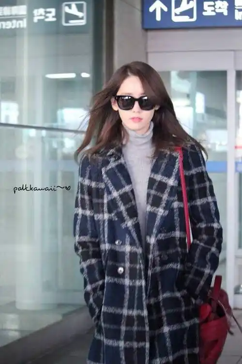 林允儿机场look颜好气质好的帅气girl73