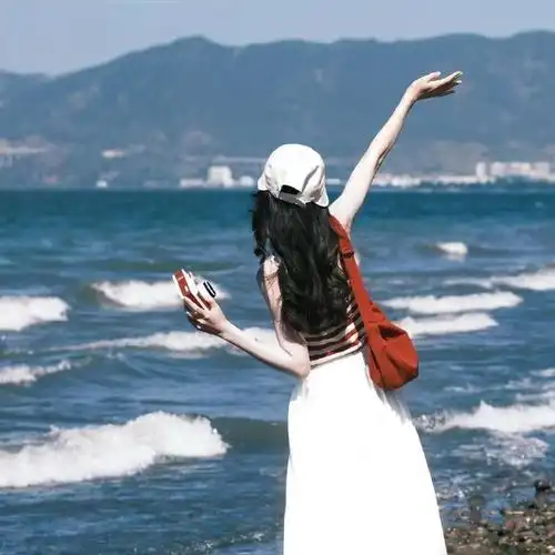 海边背影女生头像98