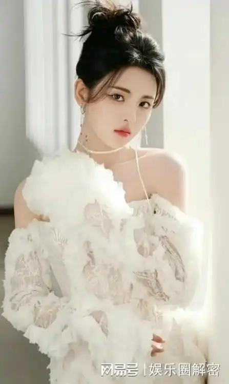 曾经半年狂赚七千万以初中学历落户上海杨超越到底凭什么