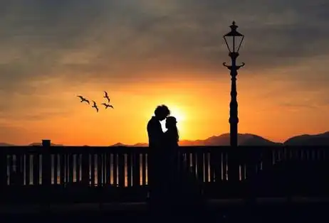 深爱一个人的句子唯美短句爱一个人至深的简短句子