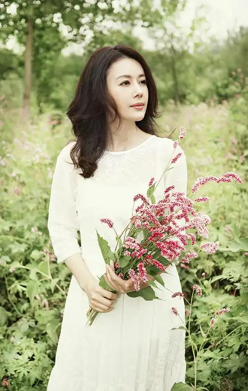 ="gntgrpm2ql">邓英,1978年4月8日出生于浙江省衢州市,中国内地女演员