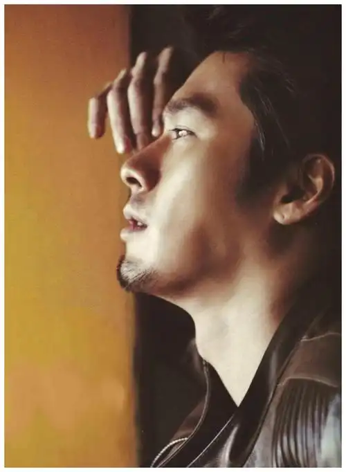 玄彬侧颜杀帅照玄彬高挺鼻梁微翘睫毛百想台下是禁欲商界菁英