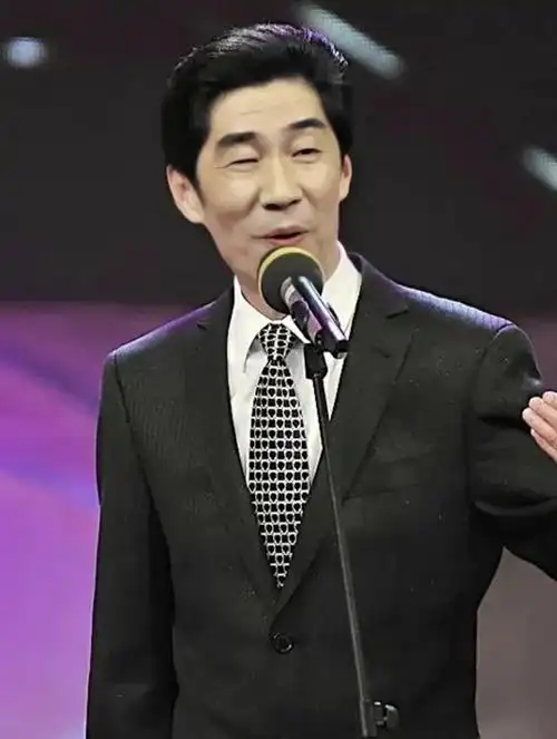 他演繁花翻红母亲43岁生他曾和妻子借钱度日如今家喻户晓