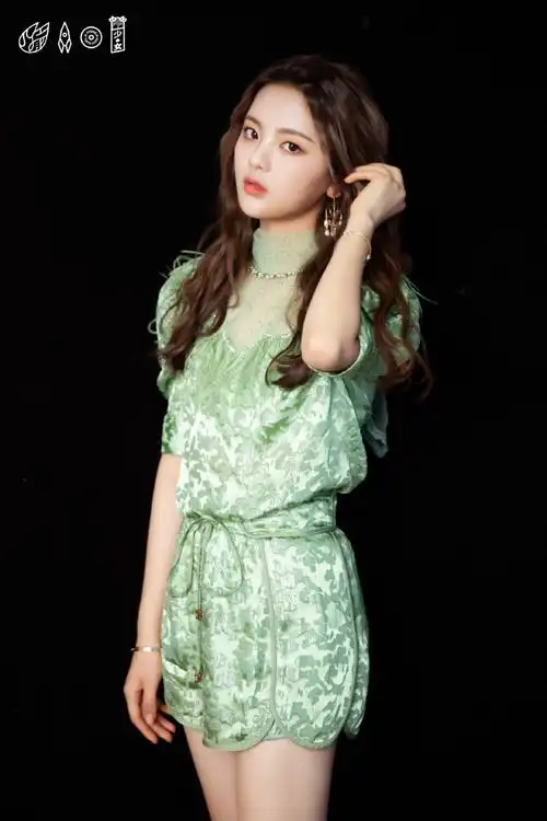 火箭少女101杨超越78