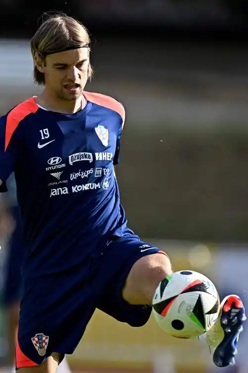 足球——克罗地亚队备战欧锦赛