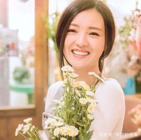 电视剧麦香女主角傅晶剧照.