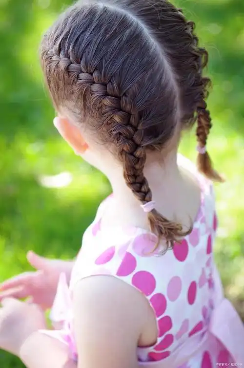 幼儿园毕业照发型,让宝宝充满可爱的魅力!