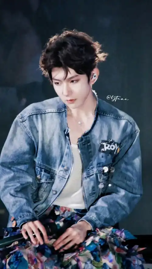 王俊凯王源易烊千玺庆祝11周年