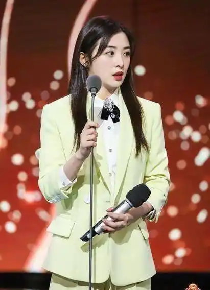 宝藏女孩张含韵:曾经酸酸甜甜的女孩已长成_因为_声音_时候