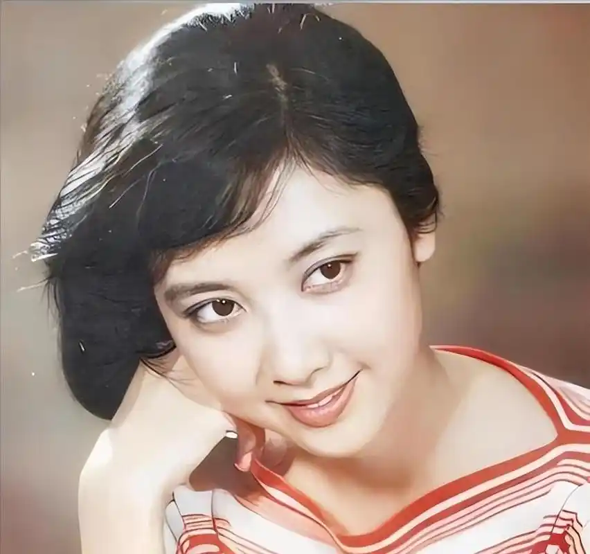 朱琳:岁月静好,美人依旧 朱琳,这个名字或许对于现在的年轻人来说有些