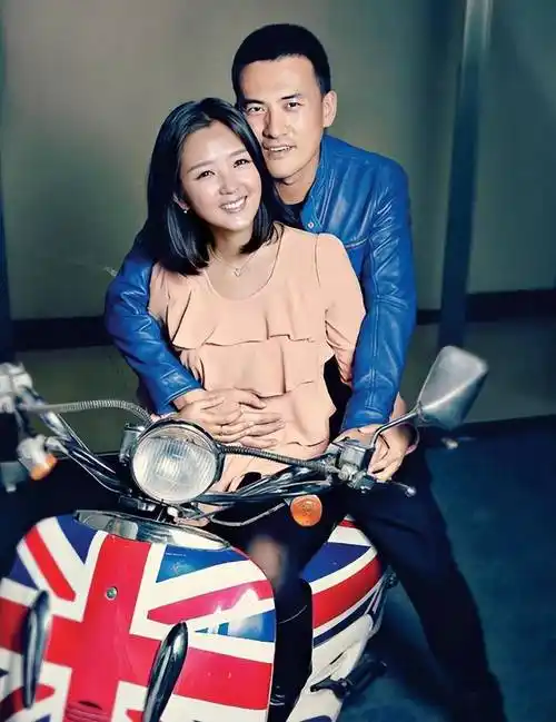 释小龙何洁分手11年后,一个身家过亿,一个捉襟见肘_形象_公众_影响