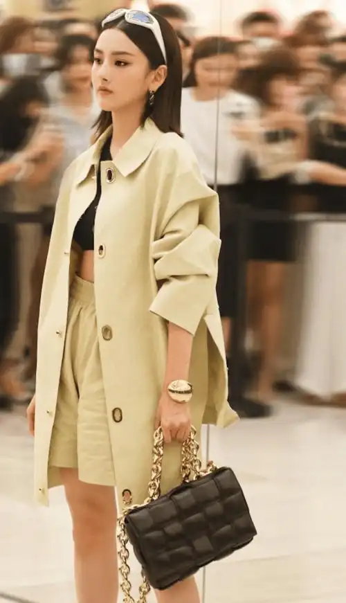 这届女明星咋回事,搭配衣服都不想动脑子啦?_套装