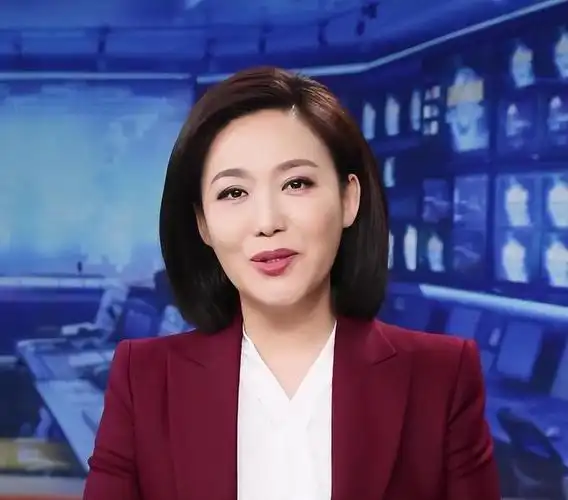 郑丽30岁嫁圈外人37岁高龄生女46岁主持新闻联播