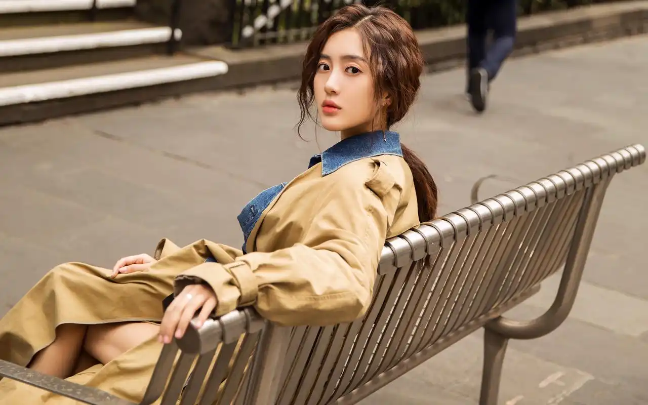 王梓薇时尚街拍图片桌面壁纸