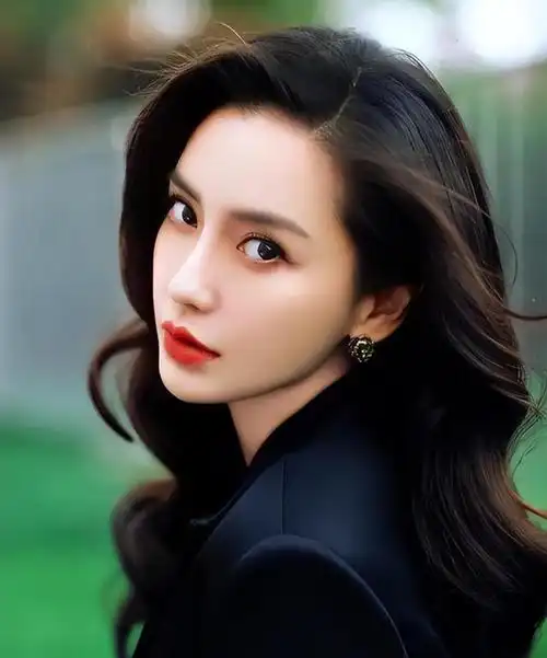 陈伟霆黄晓明接连"沦陷",事实证明杨颖才是真正的"人间清醒"