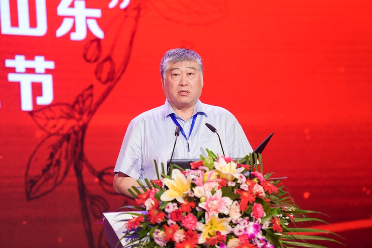 山东省医药零售行业协会会长,漱玉平民大药房董事长李文杰