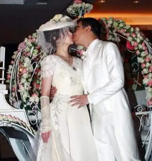 上春晚出丑,认识2个小时嫁给富豪,如今依旧潇洒|萨顶顶|娱乐圈|张雨绮