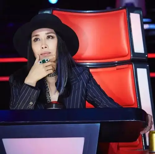 中国好声音第4季开播那英又悄悄变时髦了