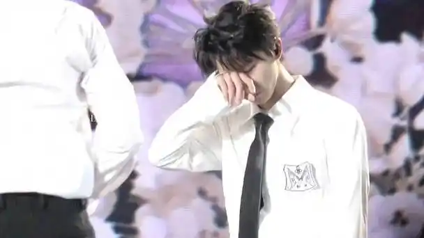 马嘉祺楼间楼演唱会##马嘉祺哭了